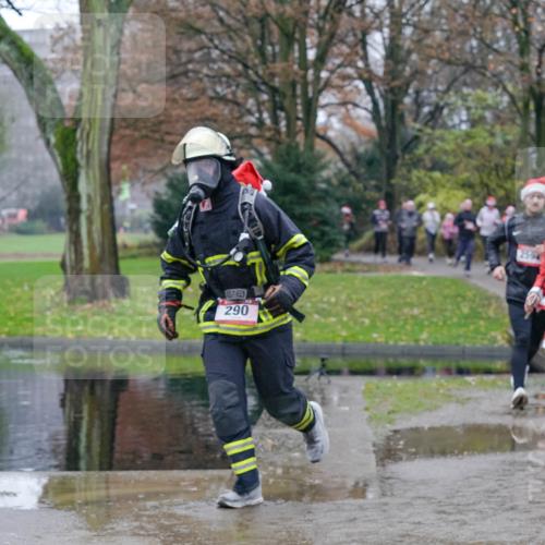 07.12.2025 - St. Pauli X-Mass-Run No. 15 Michael Burmester http://msf.ph/oto/9400837 07.12.2025 10:24:03 Laufen 290, 2594, 1872 meine-sportfotos.de