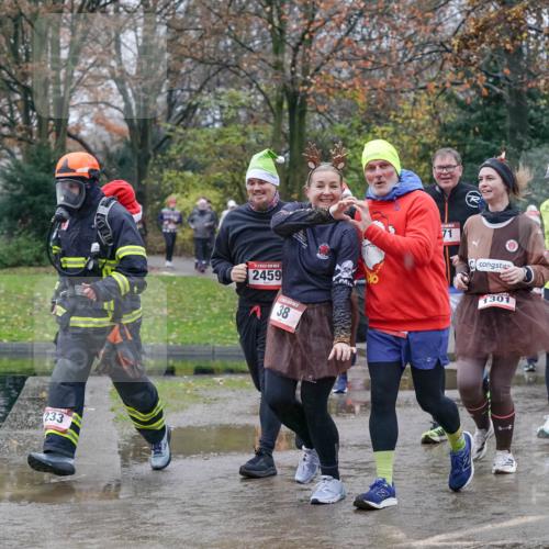 07.12.2025 - St. Pauli X-Mass-Run No. 15 Michael Burmester http://msf.ph/oto/9400847 07.12.2025 10:24:06 Laufen 233, 2459, 38, 71, 1301, 421, 4876 meine-sportfotos.de