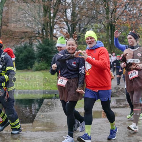 07.12.2025 - St. Pauli X-Mass-Run No. 15 Michael Burmester http://msf.ph/oto/9400853 07.12.2025 10:24:06 Laufen 33, 38, 1301, 121, 4855 meine-sportfotos.de