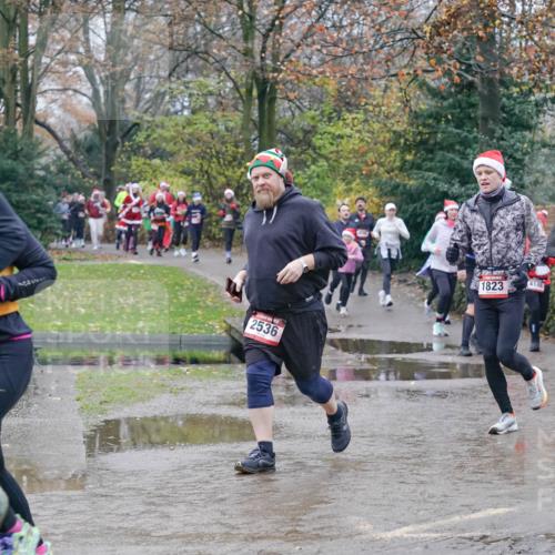 07.12.2025 - St. Pauli X-Mass-Run No. 15 Michael Burmester http://msf.ph/oto/9400878 07.12.2025 10:24:12 Laufen 047, 2536, 1823, 4146, 4621 meine-sportfotos.de