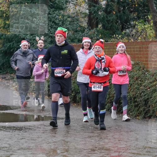07.12.2025 - St. Pauli X-Mass-Run No. 15 Michael Burmester http://msf.ph/oto/9400891 07.12.2025 10:24:15 Laufen 2421, 4146, 3369 meine-sportfotos.de