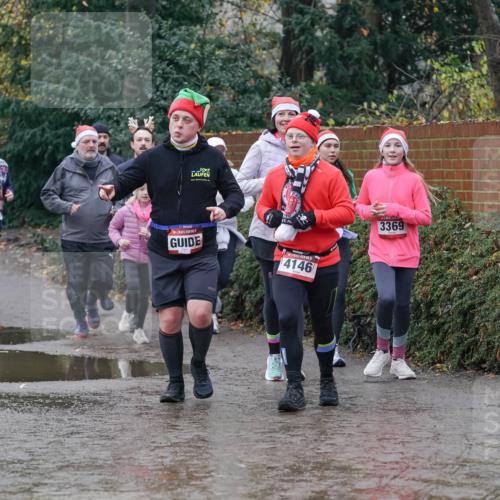 07.12.2025 - St. Pauli X-Mass-Run No. 15 Michael Burmester http://msf.ph/oto/9400893 07.12.2025 10:24:15 Laufen 2421, 4146, 3369 meine-sportfotos.de