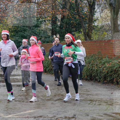 07.12.2025 - St. Pauli X-Mass-Run No. 15 Michael Burmester http://msf.ph/oto/9400907 07.12.2025 10:24:18 Laufen 2487, 4095 meine-sportfotos.de