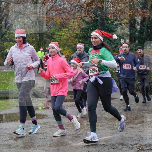 07.12.2025 - St. Pauli X-Mass-Run No. 15 Michael Burmester http://msf.ph/oto/9400910 07.12.2025 10:24:19 Laufen 3369, 4095, 2487, 4096 meine-sportfotos.de