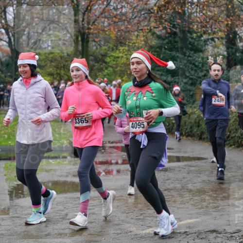 07.12.2025 - St. Pauli X-Mass-Run No. 15 Michael Burmester http://msf.ph/oto/9400912 07.12.2025 10:24:19 Laufen 3365, 4095, 248, 096 meine-sportfotos.de