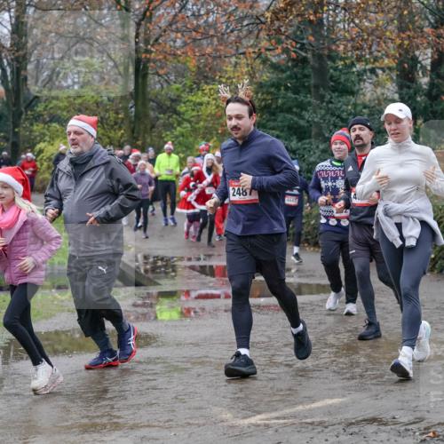 07.12.2025 - St. Pauli X-Mass-Run No. 15 Michael Burmester http://msf.ph/oto/9400918 07.12.2025 10:24:20 Laufen 2487, 4447 meine-sportfotos.de