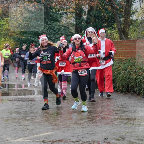 07.12.2025 - St. Pauli X-Mass-Run No. 15 Michael Burmester http://msf.ph/oto/9400942 07.12.2025 10:24:27 Laufen 0, 1166, 1155, 2401, 2582, 1546, 823, 460, 821, 824, 2250 meine-sportfotos.de