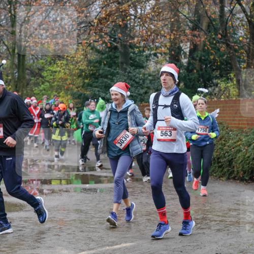 07.12.2025 - St. Pauli X-Mass-Run No. 15 Michael Burmester http://msf.ph/oto/9401017 07.12.2025 10:24:42 Laufen 3026, 3030, 563, 1750 meine-sportfotos.de