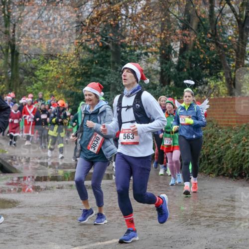 07.12.2025 - St. Pauli X-Mass-Run No. 15 Michael Burmester http://msf.ph/oto/9401019 07.12.2025 10:24:42 Laufen 3026, 3030, 563, 123, 17 meine-sportfotos.de