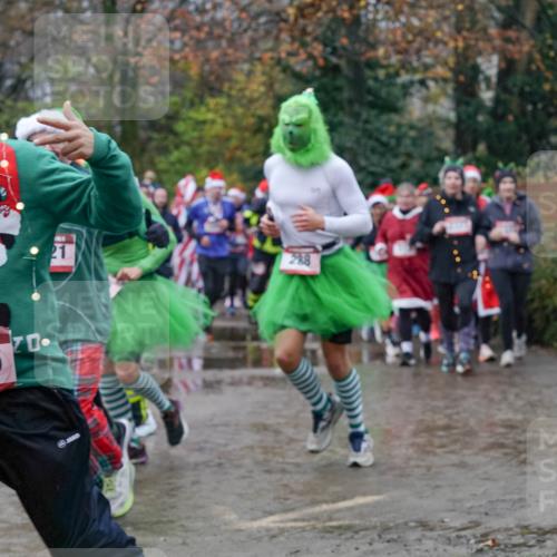 07.12.2025 - St. Pauli X-Mass-Run No. 15 Michael Burmester http://msf.ph/oto/9401047 07.12.2025 10:24:49 Laufen 5, 2086, 70, 21, 288 meine-sportfotos.de