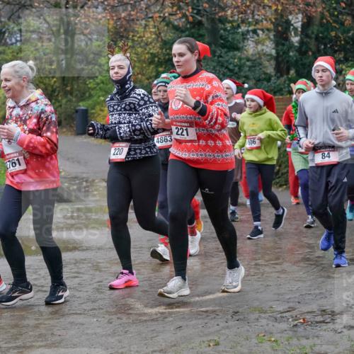 07.12.2025 - St. Pauli X-Mass-Run No. 15 Michael Burmester http://msf.ph/oto/9401095 07.12.2025 10:25:01 Laufen 3344, 2761, 220, 221, 4863, 506, 84 meine-sportfotos.de