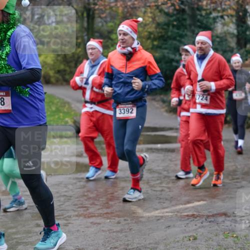 07.12.2025 - St. Pauli X-Mass-Run No. 15 Michael Burmester http://msf.ph/oto/9401111 07.12.2025 10:25:04 Laufen 908, 3392, 458, 2724 meine-sportfotos.de