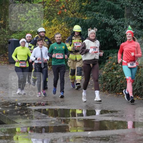 07.12.2025 - St. Pauli X-Mass-Run No. 15 Michael Burmester http://msf.ph/oto/9401138 07.12.2025 10:25:18 Laufen 4493, 2642, 26, 2674, 931, 78, 60 meine-sportfotos.de