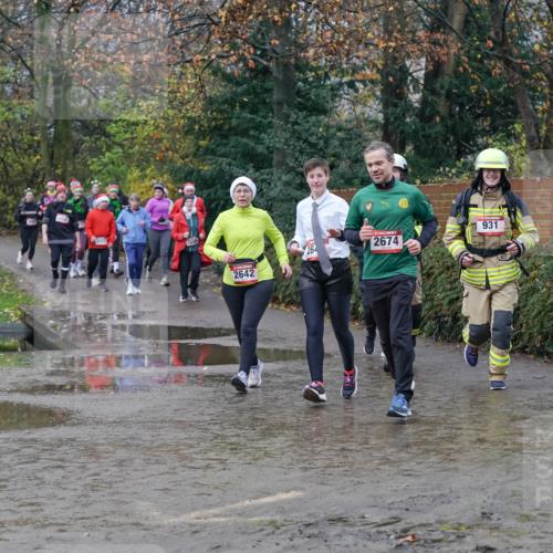 07.12.2025 - St. Pauli X-Mass-Run No. 15 Michael Burmester http://msf.ph/oto/9401166 07.12.2025 10:25:25 Laufen 931, 262, 2674, 2642 meine-sportfotos.de