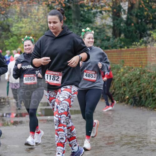 07.12.2025 - St. Pauli X-Mass-Run No. 15 Michael Burmester http://msf.ph/oto/9401221 07.12.2025 10:25:38 Laufen 4869, 4868, 15, 1182, 4853 meine-sportfotos.de