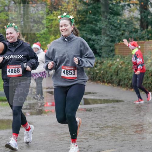 07.12.2025 - St. Pauli X-Mass-Run No. 15 Michael Burmester http://msf.ph/oto/9401224 07.12.2025 10:25:38 Laufen 2, 5, 4868, 5, 4853 meine-sportfotos.de