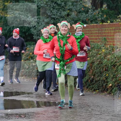 07.12.2025 - St. Pauli X-Mass-Run No. 15 Michael Burmester http://msf.ph/oto/9401236 07.12.2025 10:25:43 Laufen 3952, 916, 10, 1087 meine-sportfotos.de