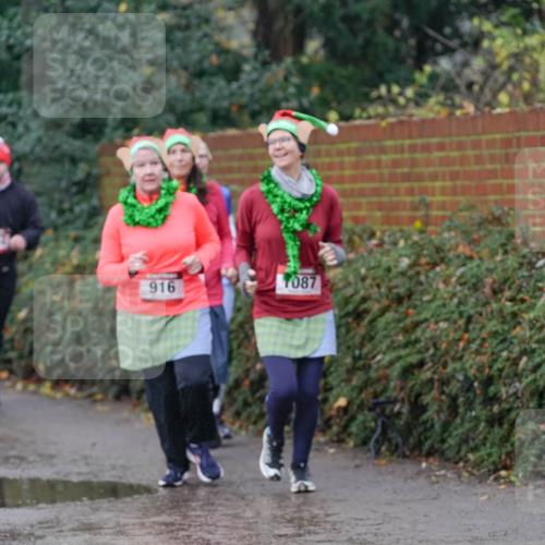 07.12.2025 - St. Pauli X-Mass-Run No. 15 Michael Burmester http://msf.ph/oto/9401241 07.12.2025 10:25:45 Laufen 916, 1087 meine-sportfotos.de