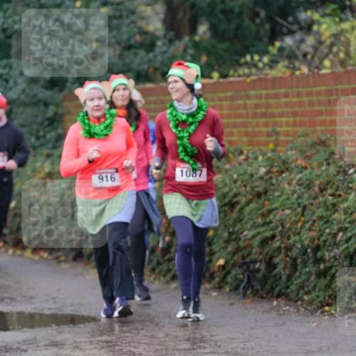 07.12.2025 - St. Pauli X-Mass-Run No. 15 Michael Burmester http://msf.ph/oto/9401242 07.12.2025 10:25:45 Laufen 3642, 1087, 916 meine-sportfotos.de