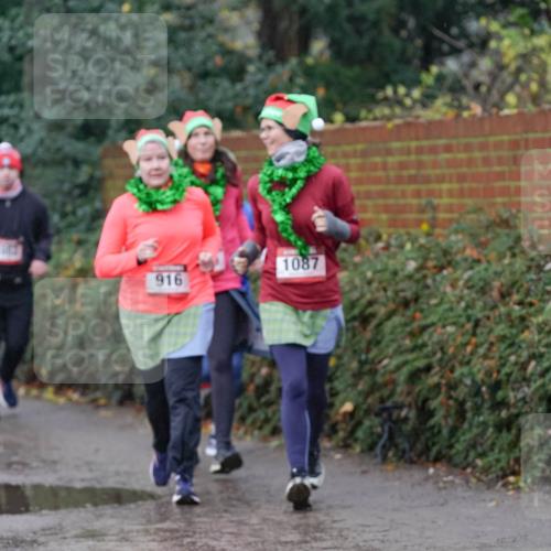 07.12.2025 - St. Pauli X-Mass-Run No. 15 Michael Burmester http://msf.ph/oto/9401243 07.12.2025 10:25:45 Laufen 1087, 916 meine-sportfotos.de