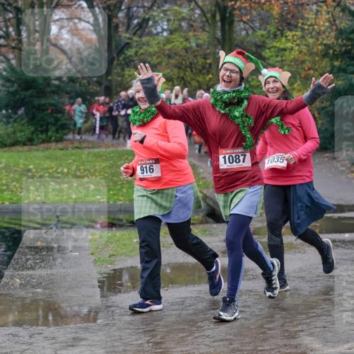 07.12.2025 - St. Pauli X-Mass-Run No. 15 Michael Burmester http://msf.ph/oto/9401258 07.12.2025 10:25:48 Laufen 916, 1087, 1035, 232 meine-sportfotos.de