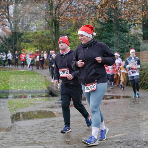 07.12.2025 - St. Pauli X-Mass-Run No. 15 Michael Burmester http://msf.ph/oto/9401283 07.12.2025 10:25:54 Laufen 3952 meine-sportfotos.de