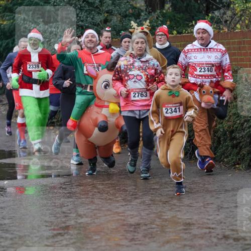 07.12.2025 - St. Pauli X-Mass-Run No. 15 Michael Burmester http://msf.ph/oto/9401292 07.12.2025 10:25:57 Laufen 1521, 2574, 2339, 38, 5, 2763, 2341, 2340 meine-sportfotos.de