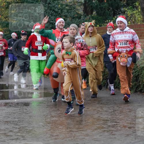 07.12.2025 - St. Pauli X-Mass-Run No. 15 Michael Burmester http://msf.ph/oto/9401295 07.12.2025 10:25:58 Laufen 2158, 25, 1521, 2339, 23, 2779, 2340 meine-sportfotos.de