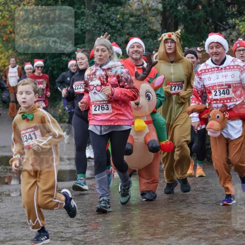 07.12.2025 - St. Pauli X-Mass-Run No. 15 Michael Burmester http://msf.ph/oto/9401299 07.12.2025 10:25:59 Laufen 2158, 2341, 2226, 15, 2763, 2779, 5, 2340, 35 meine-sportfotos.de