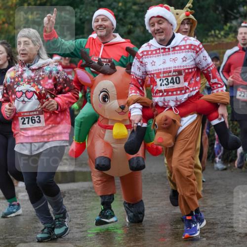 07.12.2025 - St. Pauli X-Mass-Run No. 15 Michael Burmester http://msf.ph/oto/9401303 07.12.2025 10:26:00 Laufen 58, 2220, 15, 2763, 5, 15, 2, 340, 2216, 3350 meine-sportfotos.de