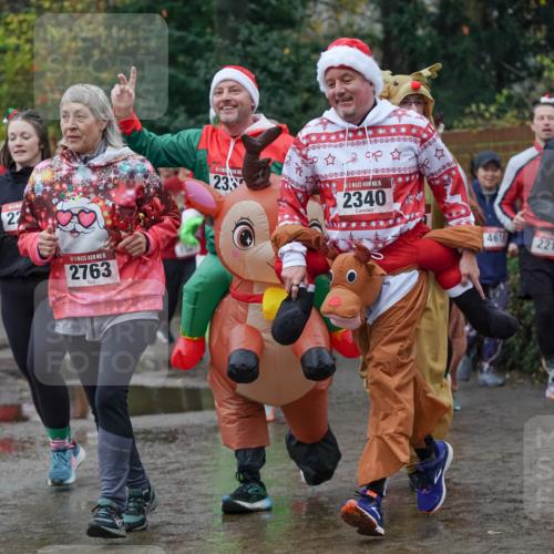07.12.2025 - St. Pauli X-Mass-Run No. 15 Michael Burmester http://msf.ph/oto/9401304 07.12.2025 10:26:00 Laufen 2158, 27, 15, 2763, 23, 15, 2340, 461, 2216, 3350 meine-sportfotos.de