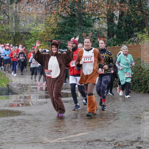 07.12.2025 - St. Pauli X-Mass-Run No. 15 Michael Burmester http://msf.ph/oto/9401340 07.12.2025 10:26:09 Laufen 3380, 261, 2777, 4859 meine-sportfotos.de