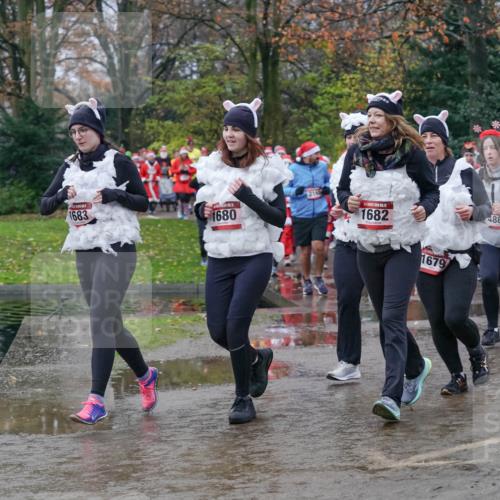 07.12.2025 - St. Pauli X-Mass-Run No. 15 Michael Burmester http://msf.ph/oto/9401378 07.12.2025 10:26:17 Laufen 1683, 1680, 216, 1682, 1679, 4882 meine-sportfotos.de