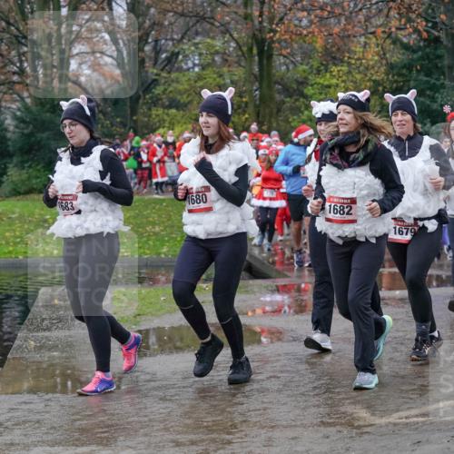 07.12.2025 - St. Pauli X-Mass-Run No. 15 Michael Burmester http://msf.ph/oto/9401379 07.12.2025 10:26:17 Laufen 1680, 1683, 1682, 1679, 4882, 2328 meine-sportfotos.de