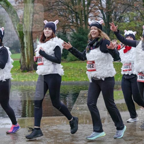 07.12.2025 - St. Pauli X-Mass-Run No. 15 Michael Burmester http://msf.ph/oto/9401388 07.12.2025 10:26:18 Laufen 680, 1682, 1681, 1679, 2165 meine-sportfotos.de