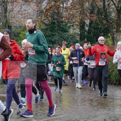 07.12.2025 - St. Pauli X-Mass-Run No. 15 Michael Burmester http://msf.ph/oto/9401438 07.12.2025 10:26:29 Laufen 15, 3105, 381, 2512, 4866, 4615, 4618, 153, 3346 meine-sportfotos.de