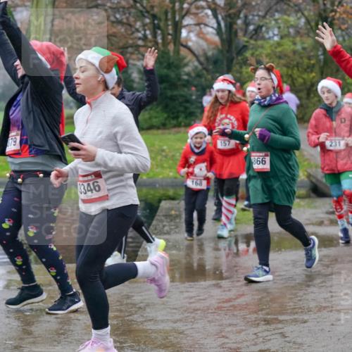 07.12.2025 - St. Pauli X-Mass-Run No. 15 Michael Burmester http://msf.ph/oto/9401450 07.12.2025 10:26:32 Laufen 879, 346, 168, 157, 866, 231, 153 meine-sportfotos.de