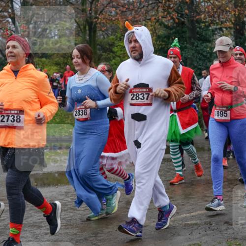 07.12.2025 - St. Pauli X-Mass-Run No. 15 Michael Burmester http://msf.ph/oto/9401482 07.12.2025 10:26:38 Laufen 137, 5, 2738, 2836, 15, 2837, 15, 1895, 3, 471 meine-sportfotos.de