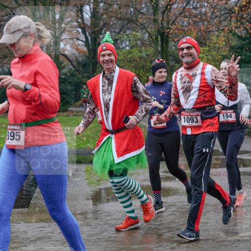 07.12.2025 - St. Pauli X-Mass-Run No. 15 Michael Burmester http://msf.ph/oto/9401489 07.12.2025 10:26:40 Laufen 395, 1093, 194, 48, 471 meine-sportfotos.de