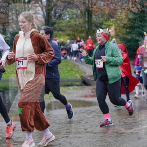 07.12.2025 - St. Pauli X-Mass-Run No. 15 Michael Burmester http://msf.ph/oto/9401495 07.12.2025 10:26:42 Laufen 194, 471, 564, 345 meine-sportfotos.de