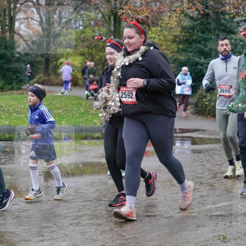 07.12.2025 - St. Pauli X-Mass-Run No. 15 Michael Burmester http://msf.ph/oto/9401508 07.12.2025 10:26:44 Laufen 2592, 2690, 1663 meine-sportfotos.de