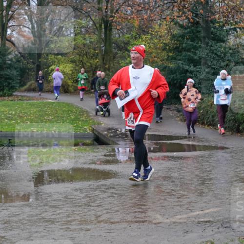 07.12.2025 - St. Pauli X-Mass-Run No. 15 Michael Burmester http://msf.ph/oto/9401518 07.12.2025 10:26:46 Laufen 2575, 2105, 2103 meine-sportfotos.de