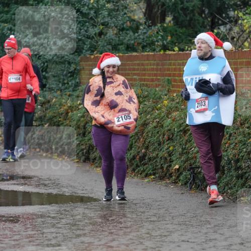 07.12.2025 - St. Pauli X-Mass-Run No. 15 Michael Burmester http://msf.ph/oto/9401525 07.12.2025 10:26:49 Laufen 251, 478, 2105, 100, 2103 meine-sportfotos.de