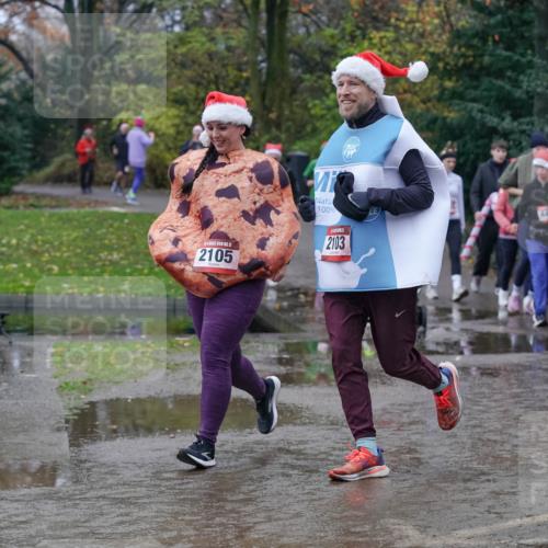 07.12.2025 - St. Pauli X-Mass-Run No. 15 Michael Burmester http://msf.ph/oto/9401536 07.12.2025 10:26:52 Laufen 15, 2105, 100, 2103, 4478 meine-sportfotos.de