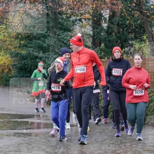 07.12.2025 - St. Pauli X-Mass-Run No. 15 Michael Burmester http://msf.ph/oto/9401549 07.12.2025 10:26:56 Laufen 689, 148, 4478, 3223, 1790, 3228 meine-sportfotos.de