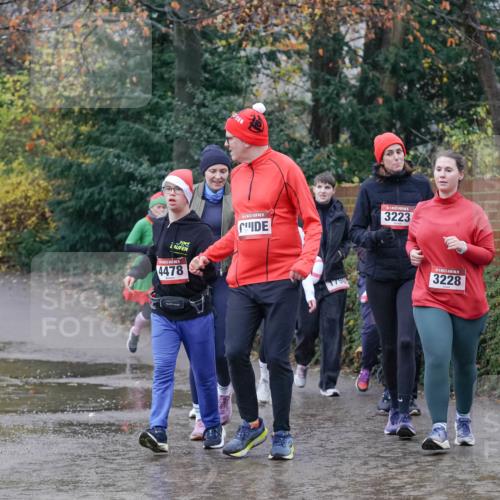 07.12.2025 - St. Pauli X-Mass-Run No. 15 Michael Burmester http://msf.ph/oto/9401551 07.12.2025 10:26:56 Laufen 4478, 9, 3223, 1790, 3228 meine-sportfotos.de