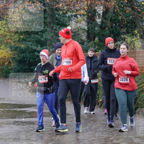 07.12.2025 - St. Pauli X-Mass-Run No. 15 Michael Burmester http://msf.ph/oto/9401552 07.12.2025 10:26:56 Laufen 4478, 3221, 1790, 3228 meine-sportfotos.de