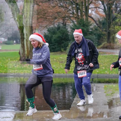 07.12.2025 - St. Pauli X-Mass-Run No. 15 Michael Burmester http://msf.ph/oto/9401563 07.12.2025 10:26:58 Laufen 2959, 1689, 15, 4478 meine-sportfotos.de