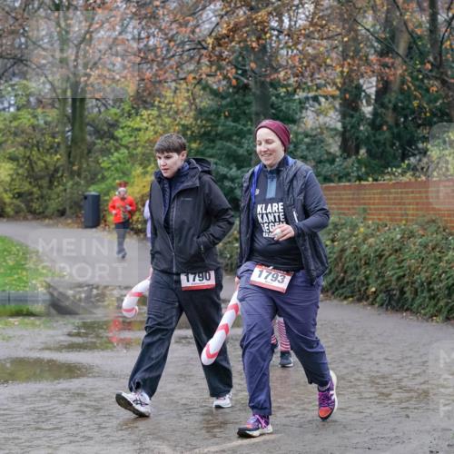 07.12.2025 - St. Pauli X-Mass-Run No. 15 Michael Burmester http://msf.ph/oto/9401572 07.12.2025 10:27:01 Laufen 1790, 1793 meine-sportfotos.de