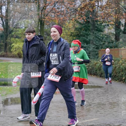 07.12.2025 - St. Pauli X-Mass-Run No. 15 Michael Burmester http://msf.ph/oto/9401578 07.12.2025 10:27:02 Laufen 1790, 1489, 1793 meine-sportfotos.de